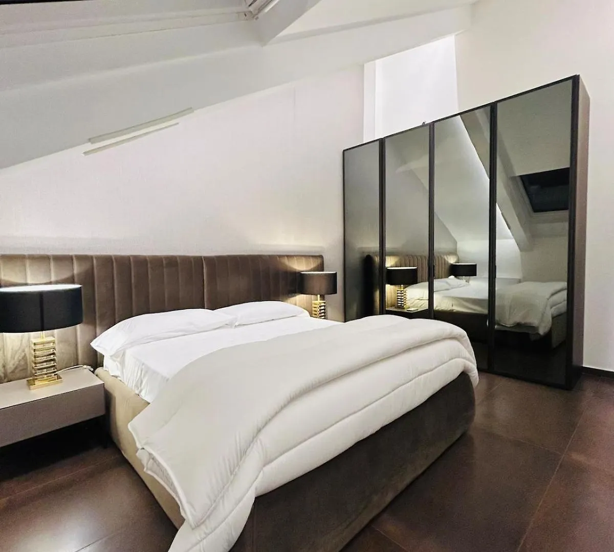 Reverie Exclusive Apartment Naples Italy